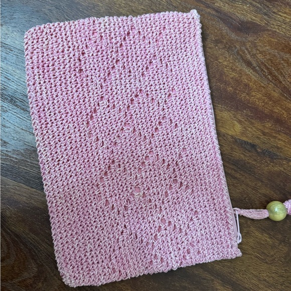 Pink Knitted Pouch with Beaded Pull - Picture 1 of 3